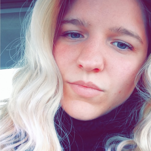 Meet your Posher, Ashlee - Picture 1 of 1